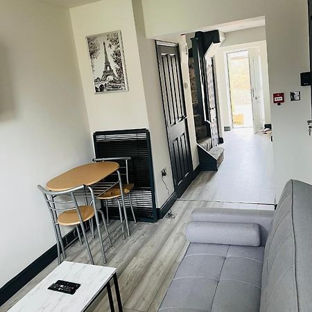 Green Lantern, Private En-Suite Double Bedroom 아벨리 외부 사진