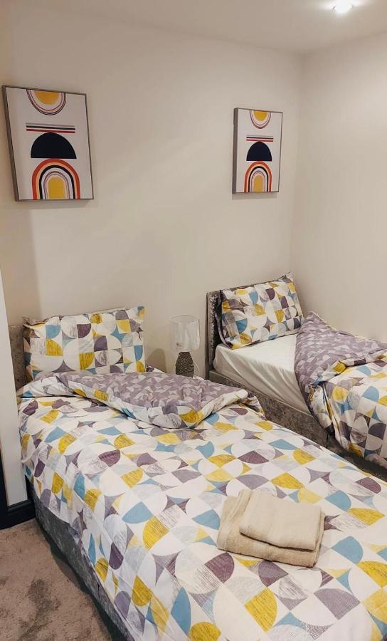 Green Lantern, Private En-Suite Double Bedroom 아벨리 외부 사진