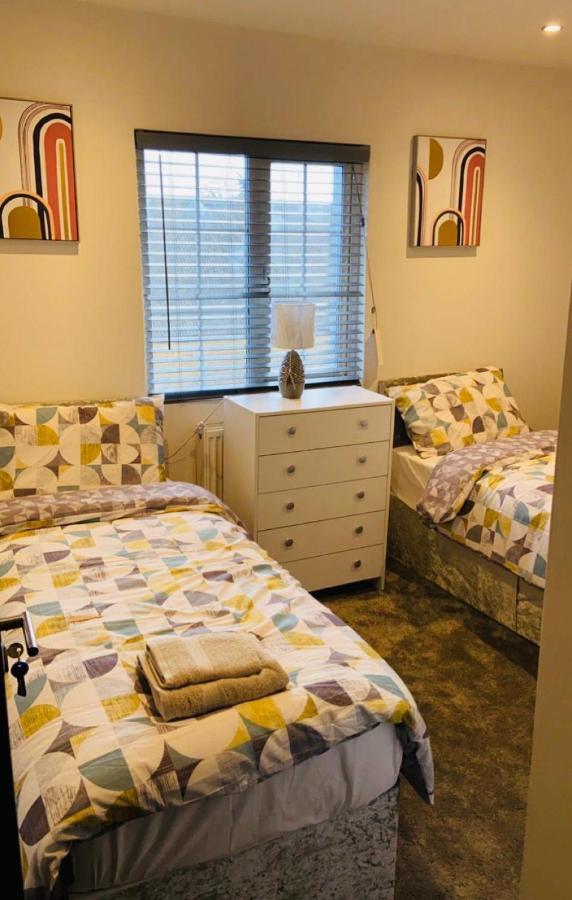 Green Lantern, Private En-Suite Double Bedroom 아벨리 외부 사진